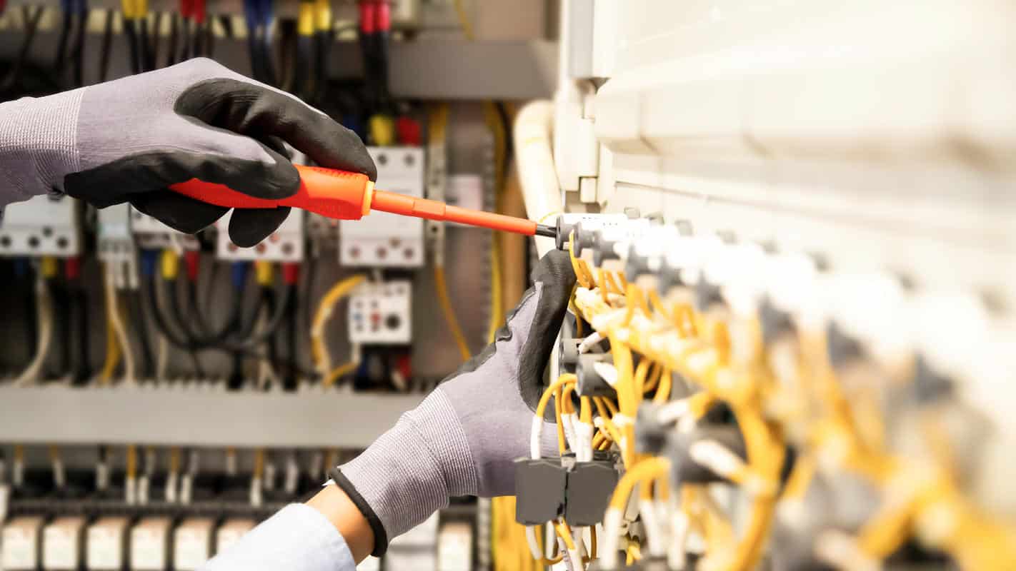 Ev Elektrik Tesisatı yerinde kontrol